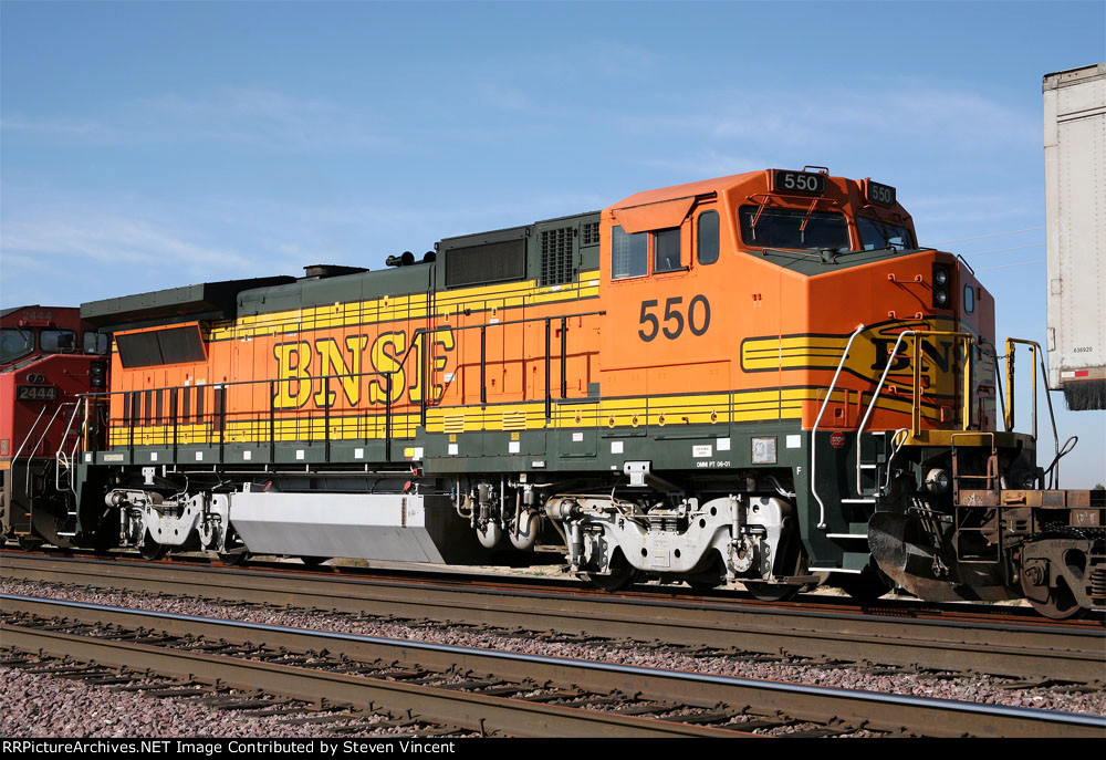 BNSF B40-8W #550